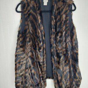 Chicos Faux Fur Vest Size L Large (2) Black Brown Tiger Stripe Pockets
